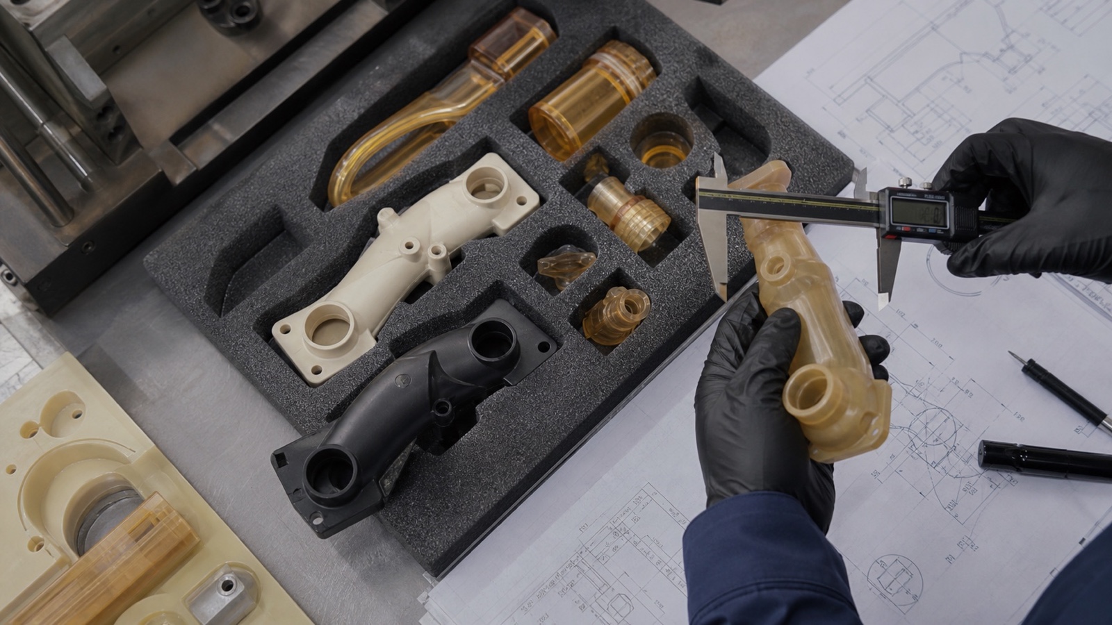 Comparison of PPSU, PSU, and PEI medical components after autoclave testing